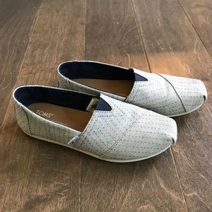 Women’s navy/gray Toms size 5.5